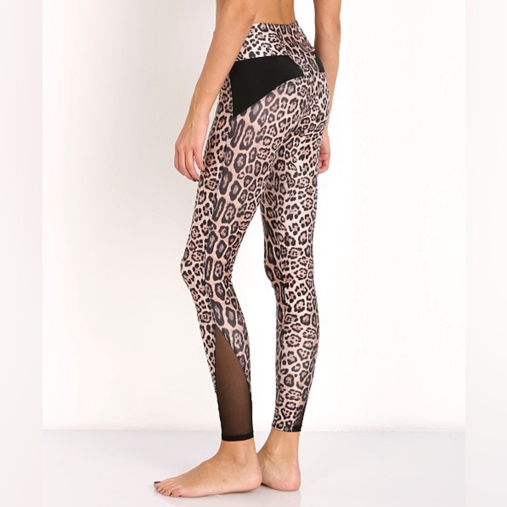 Onzie shaper leopard leggings